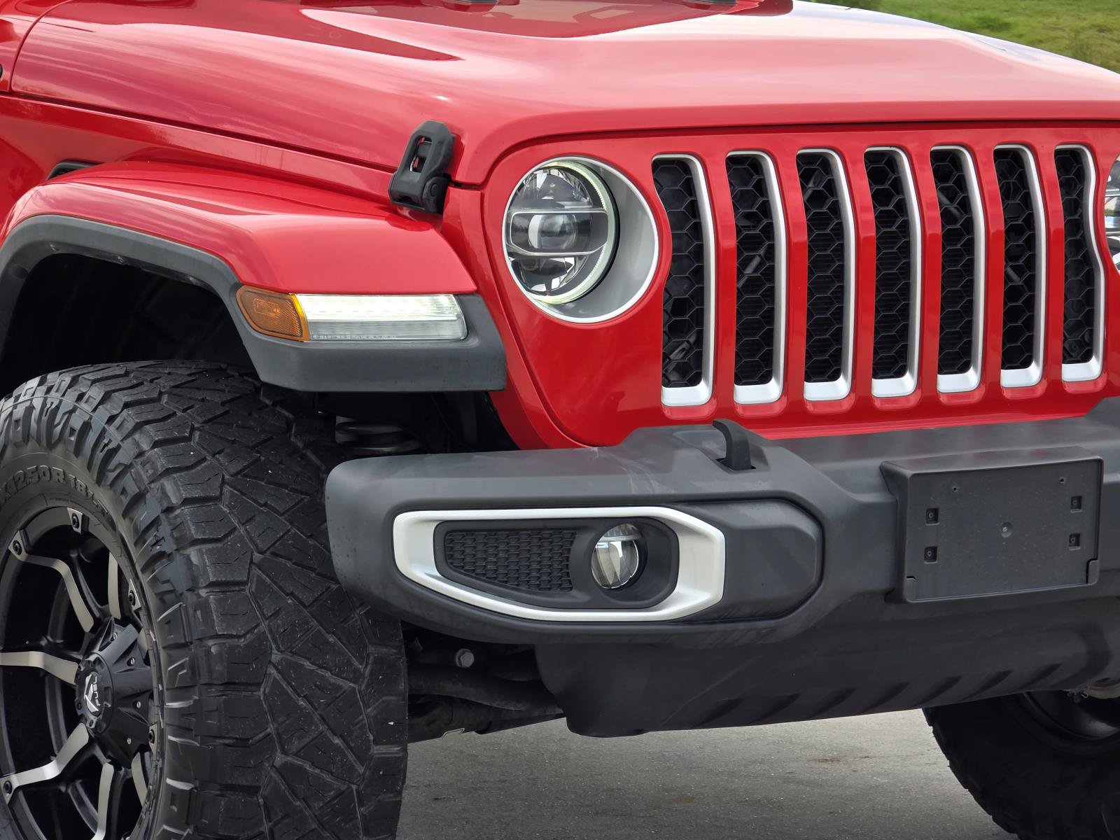 Used 2020 Jeep Gladiator Overland AWD/4WD image 7