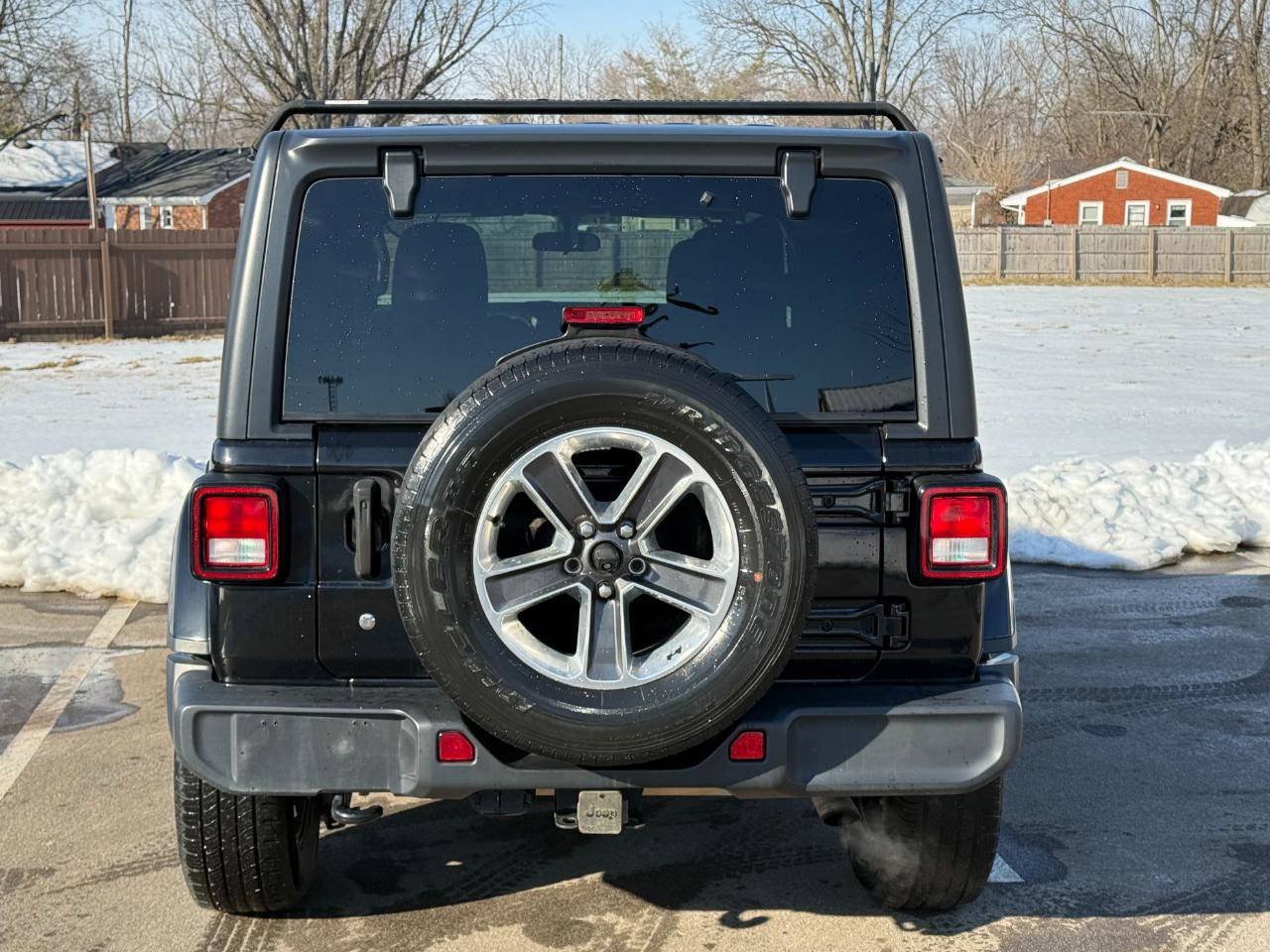 Used 2018 Jeep Wrangler Unlimited Sahara AWD/4WD image 6