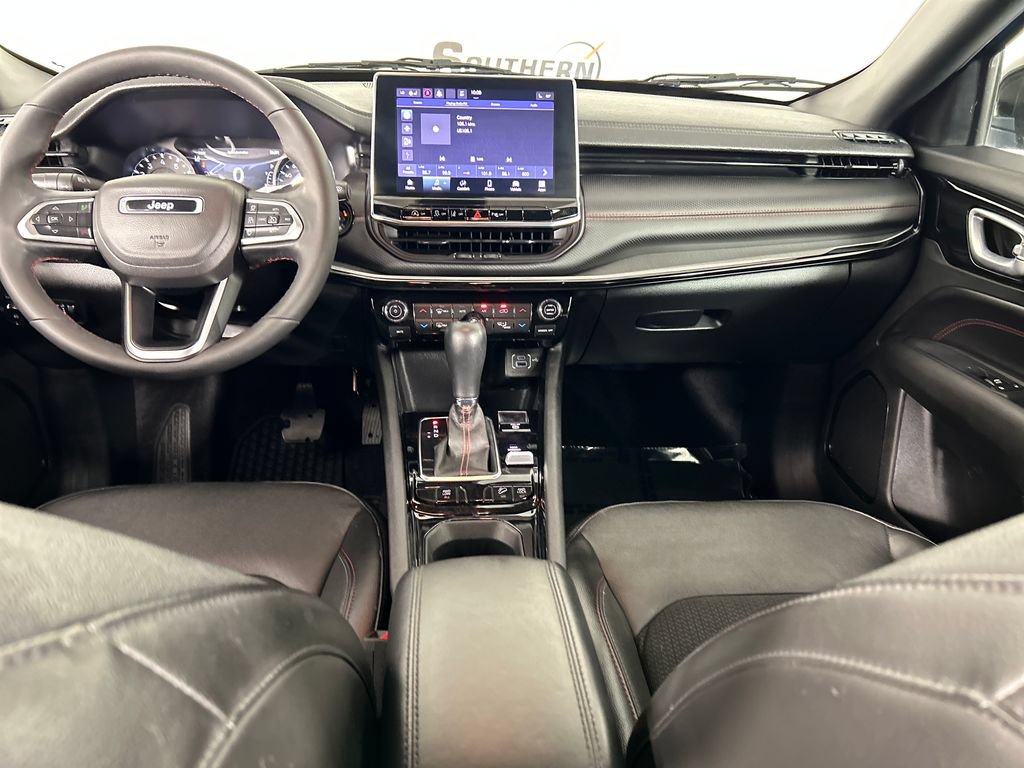 Used 2023 Jeep Compass Trailhawk w/ Trailhawk Convenience Group AWD/4WD image 19