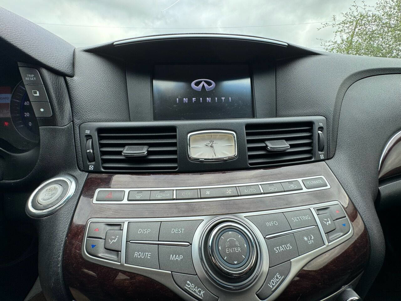 Used 2011 INFINITI M37 w/ Premium Pkg RWD image 20
