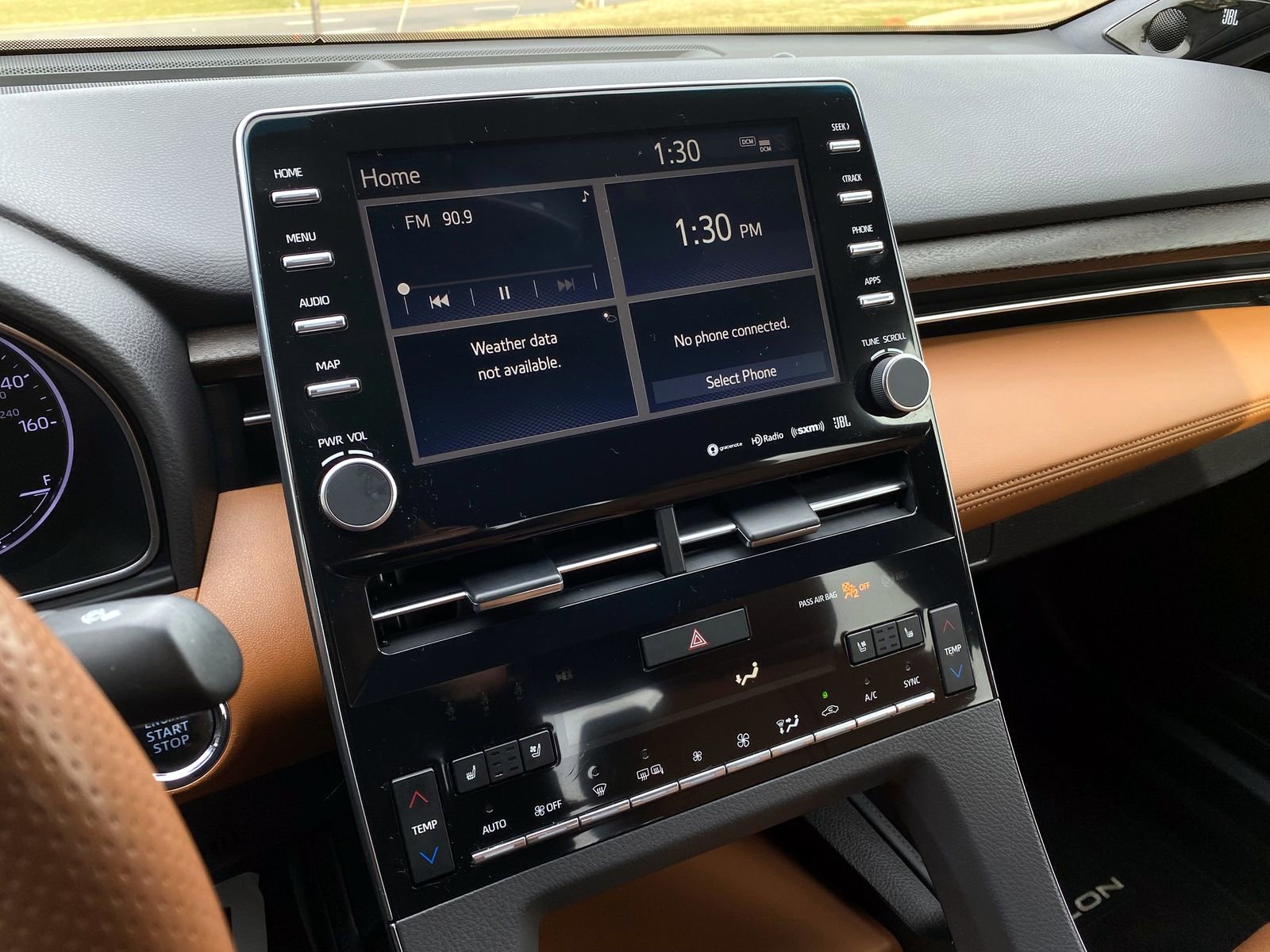 Used 2019 Toyota Avalon Limited image 14