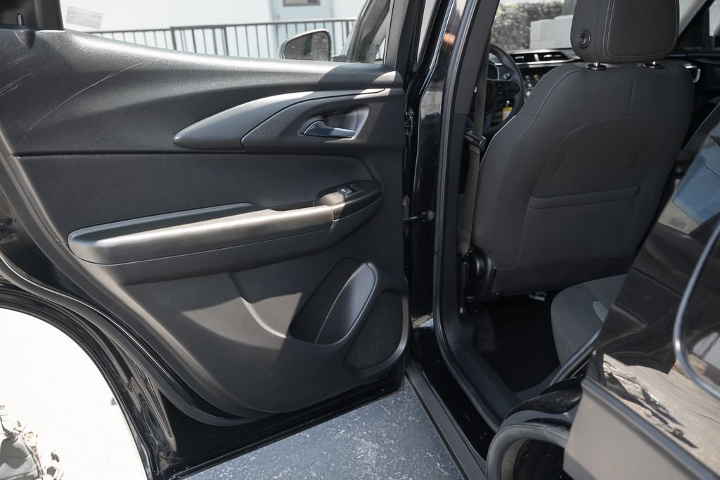 Used 2021 Chevrolet TrailBlazer LS FWD image 33