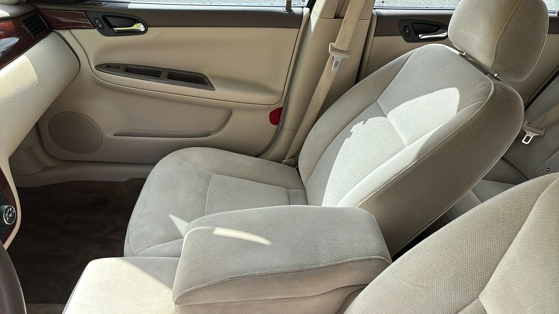 Used 2007 Chevrolet Impala LT image 25