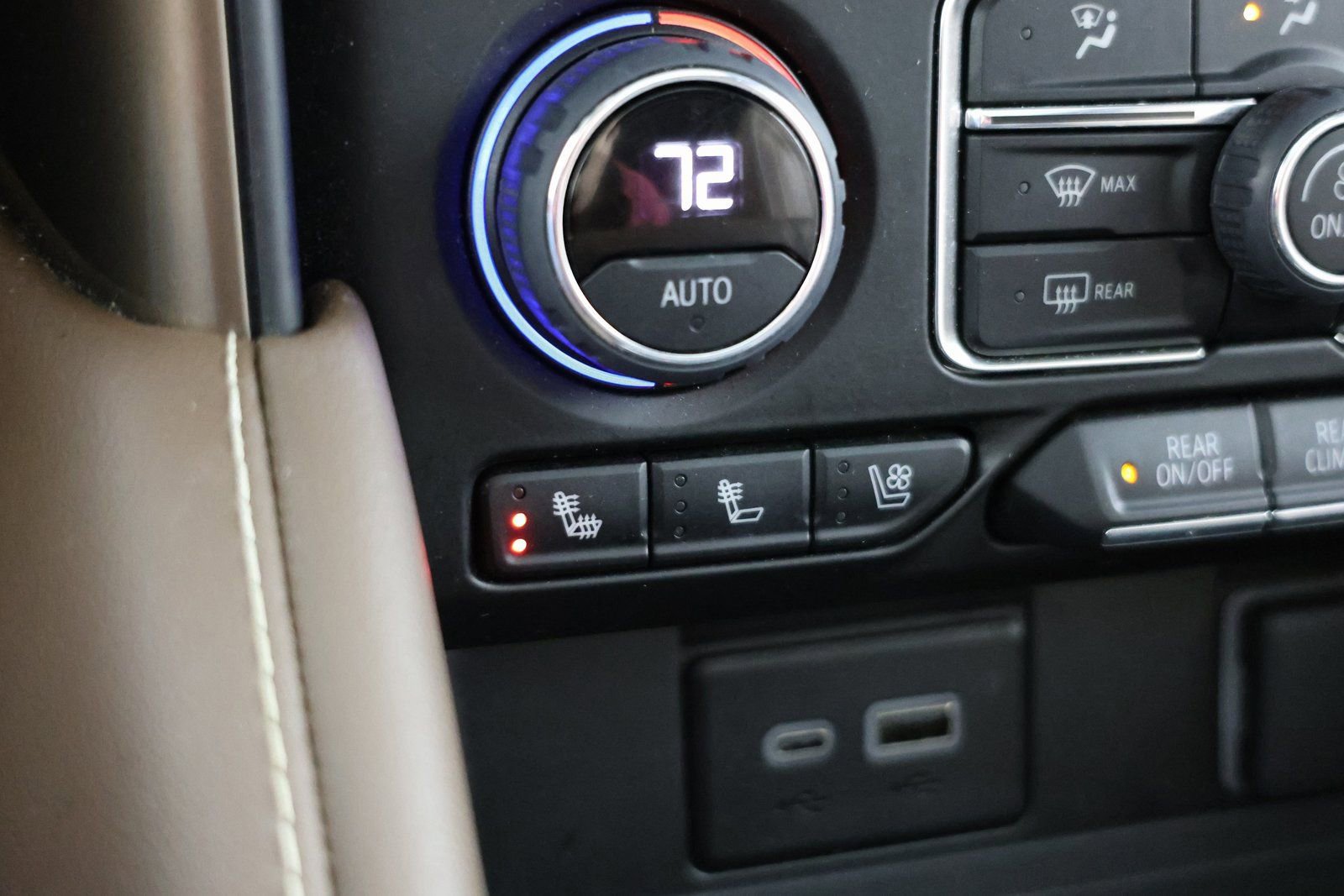 Used 2024 Chevrolet Tahoe High Country image 9