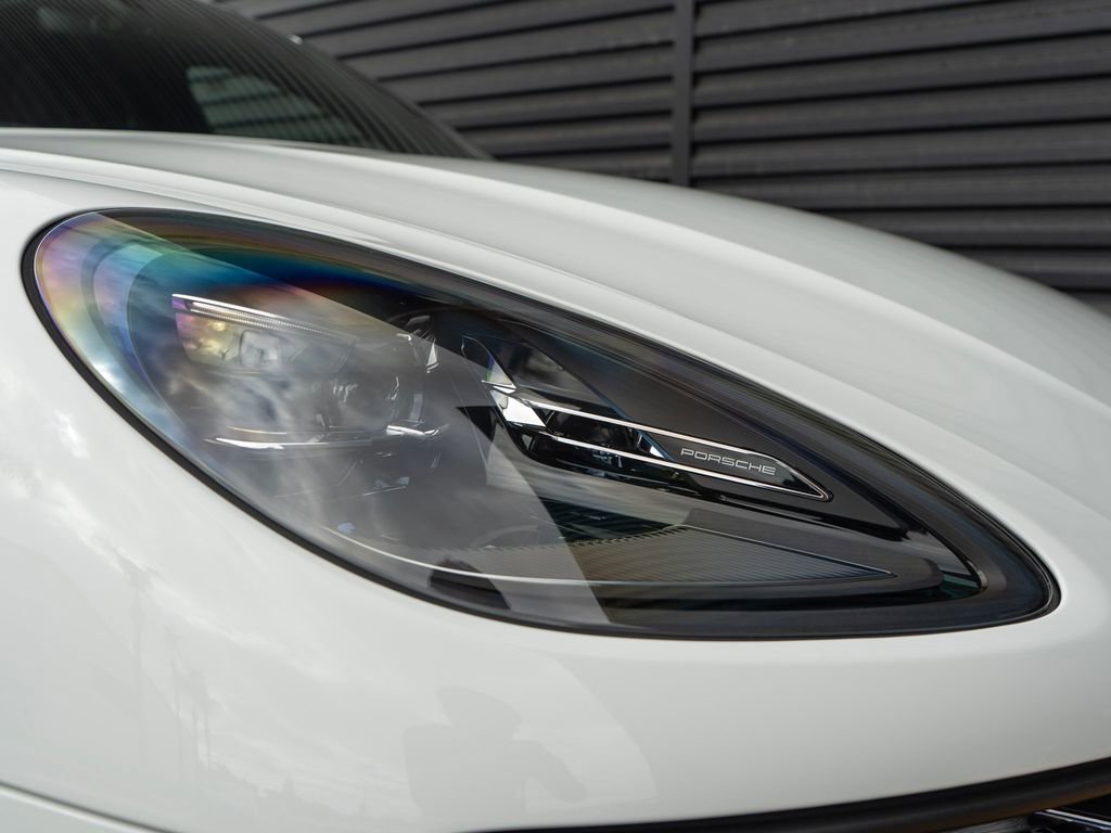 New 2025 Porsche Macan image 13