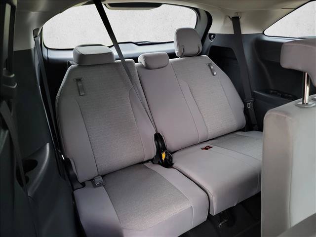 Used 2026 Toyota Sienna LE FWD image 16