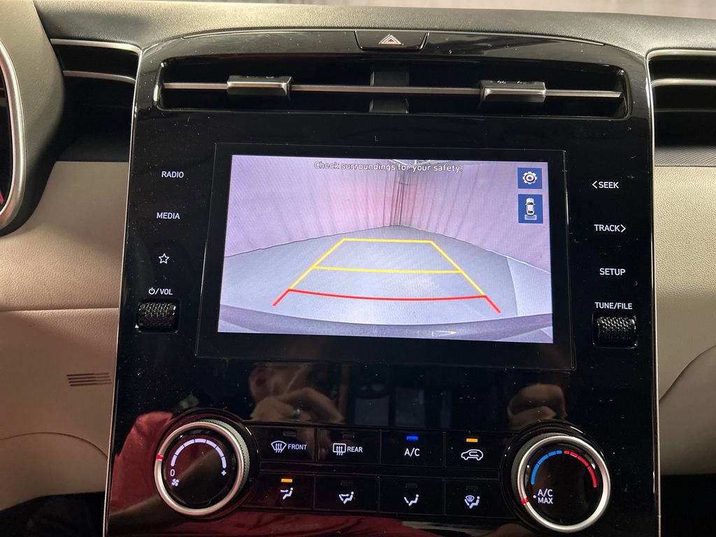 Used 2023 Hyundai Tucson SE image 16