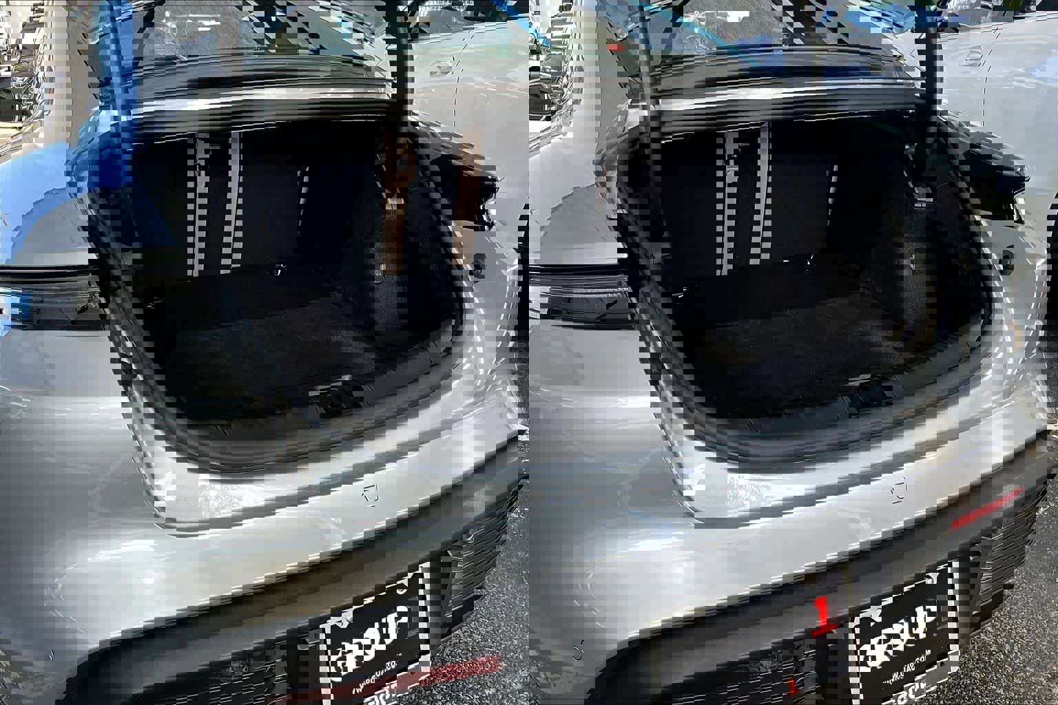 Used 2022 Porsche Taycan image 34