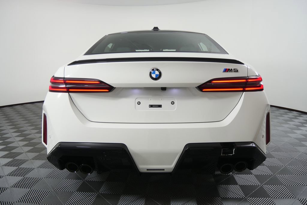 New 2026 BMW M5 w/ Carbon Package image 6