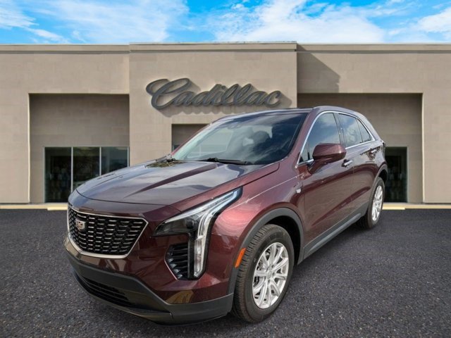 Certified 2023 Cadillac XT4 Luxury w/ Cold Weather Package FWD image 12