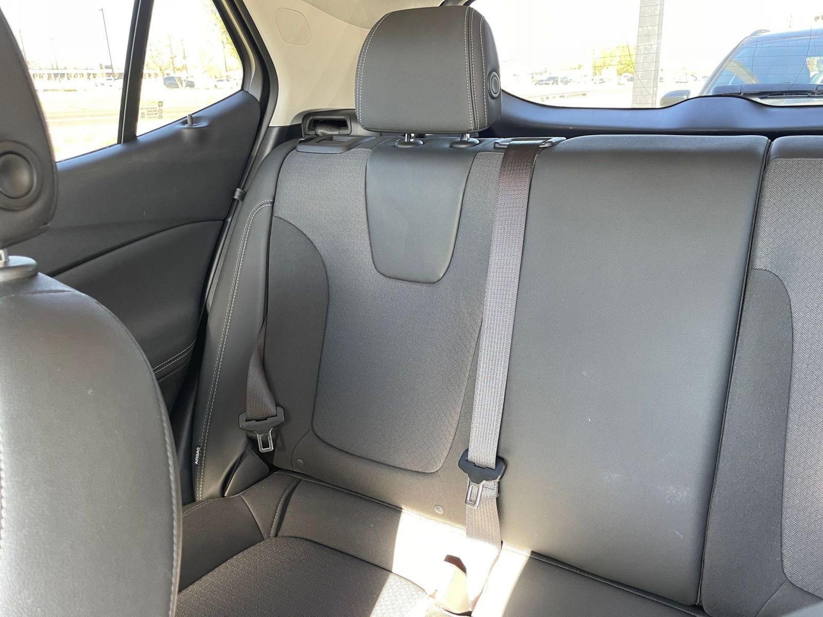 Used 2025 Buick Encore GX Preferred image 38