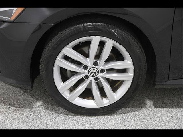 Used 2019 Volkswagen Passat 2.0T Wolfsburg FWD image 22