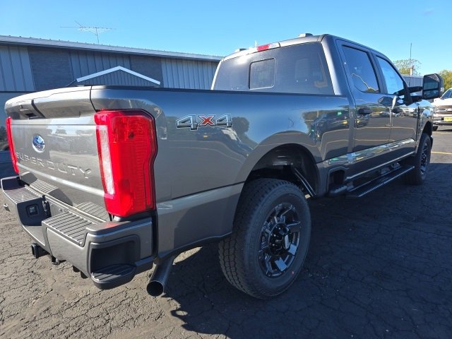 New 2026 Ford F250 4x4 Crew Cab Super Duty image 7