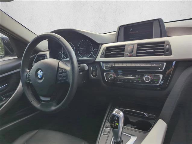 Used 2018 BMW 320i Sedan w/ Convenience Package image 28