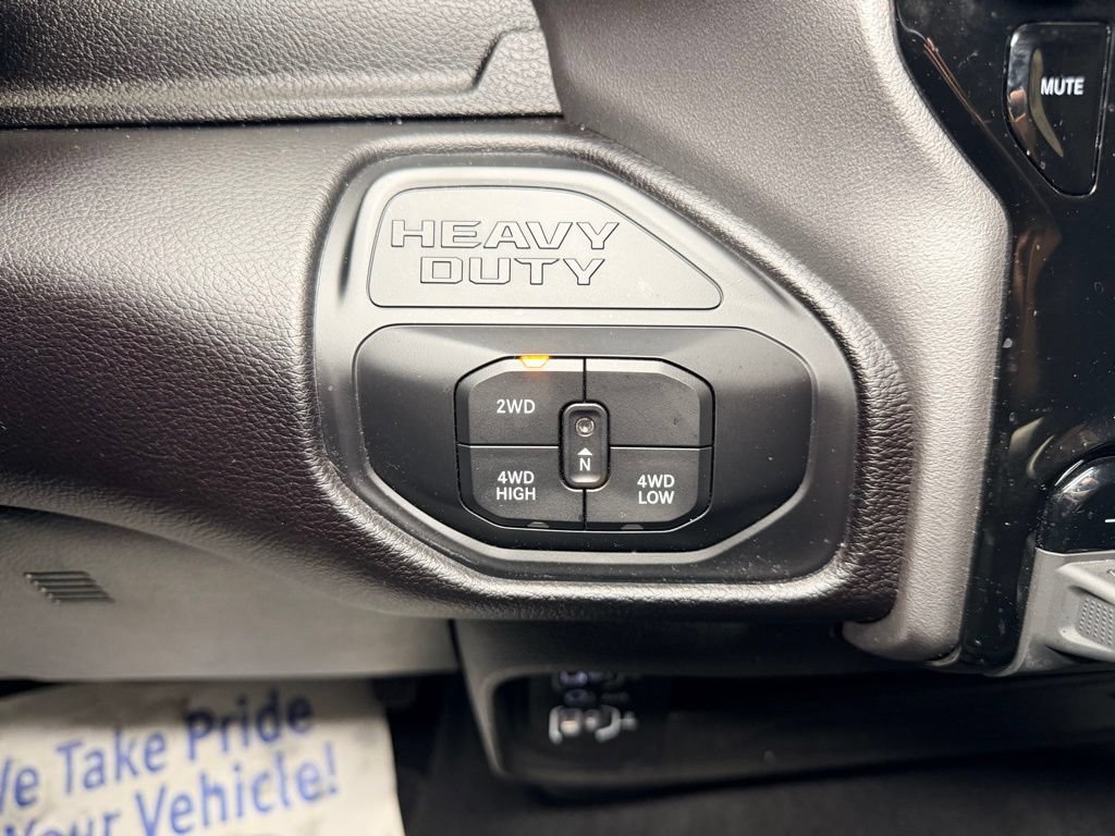 Used 2025 RAM 2500 Big Horn AWD/4WD image 15