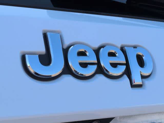 Used 2015 Jeep Grand Cherokee Summit AWD/4WD image 12