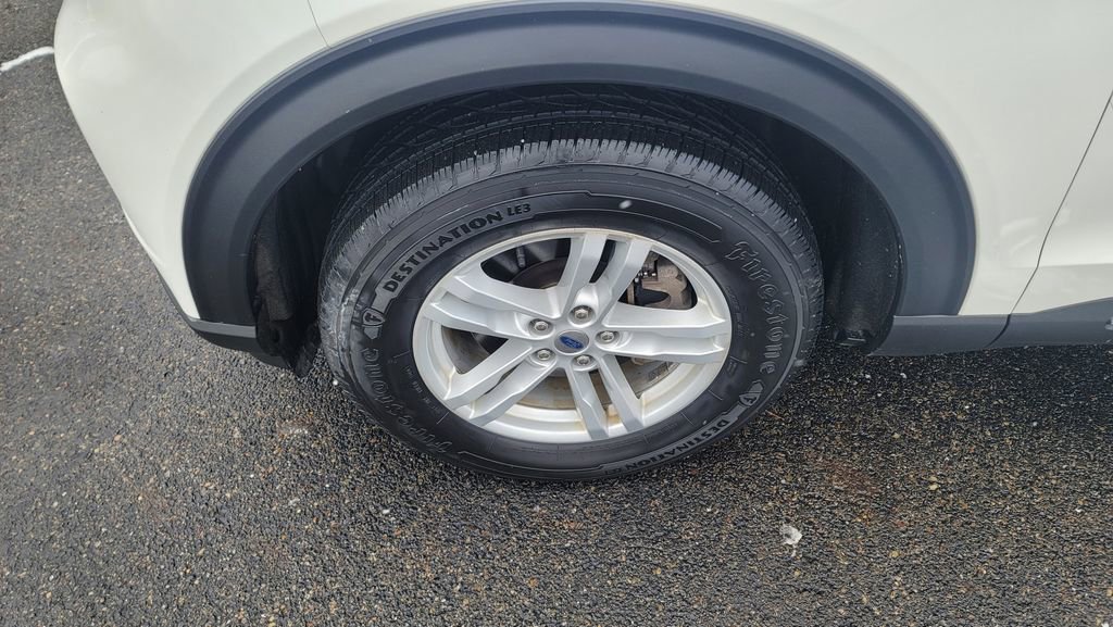 Used 2021 Ford Explorer XLT w/ Equipment Group 202A image 6