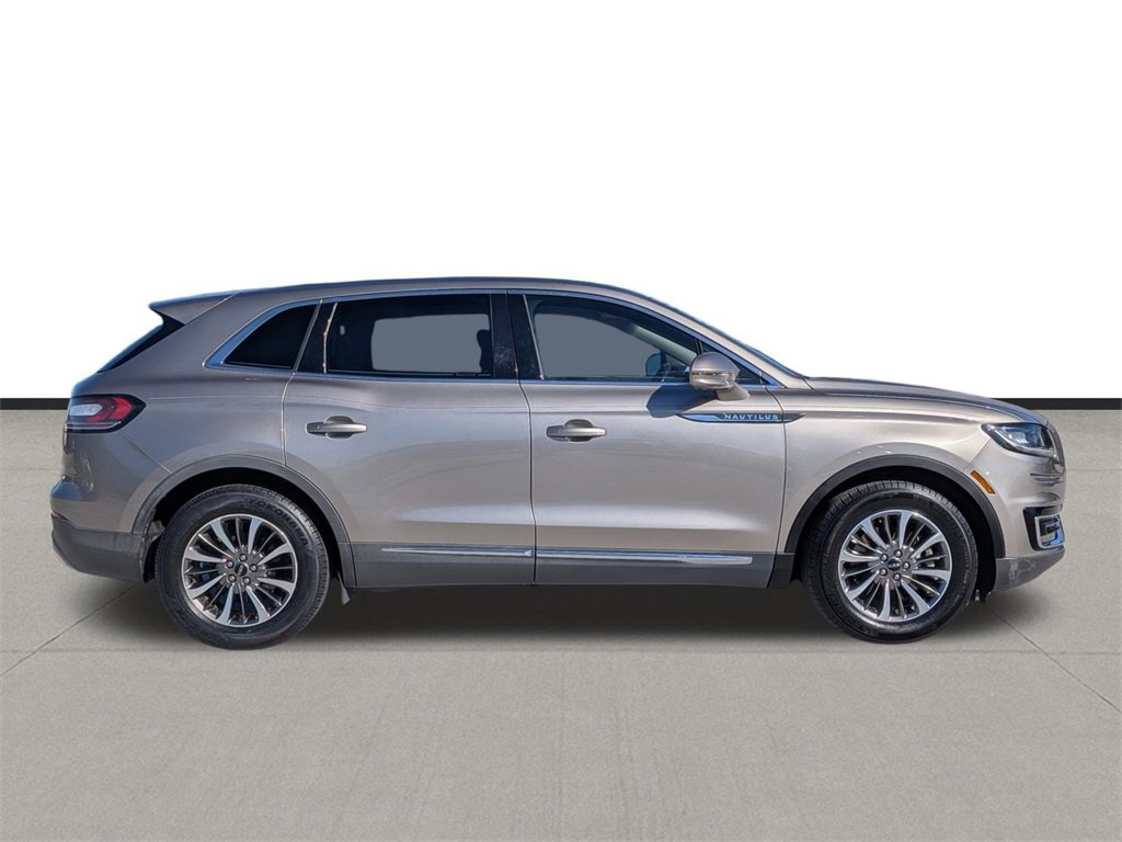 Used 2019 Lincoln Nautilus Select image 4