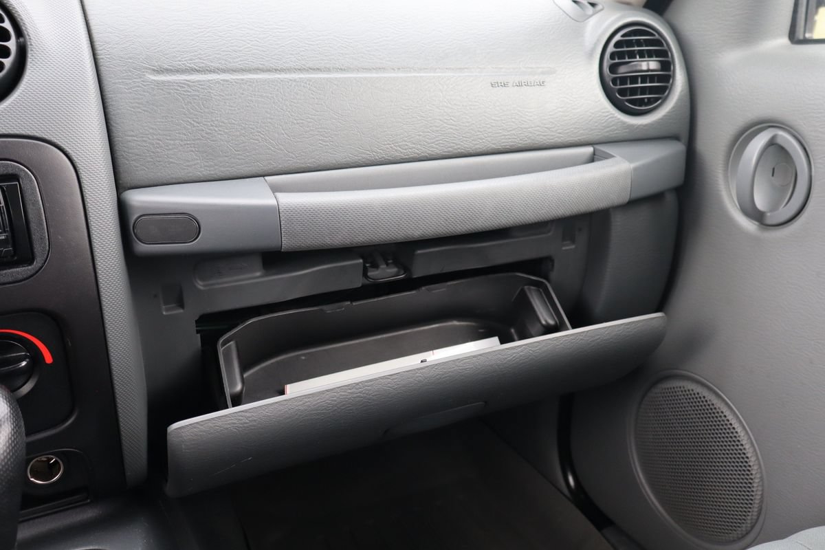 Used 2006 Jeep Liberty Sport AWD/4WD image 35