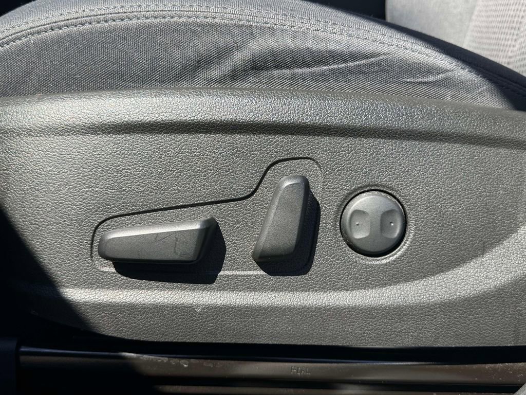 Used 2022 Hyundai Santa Fe SEL image 16