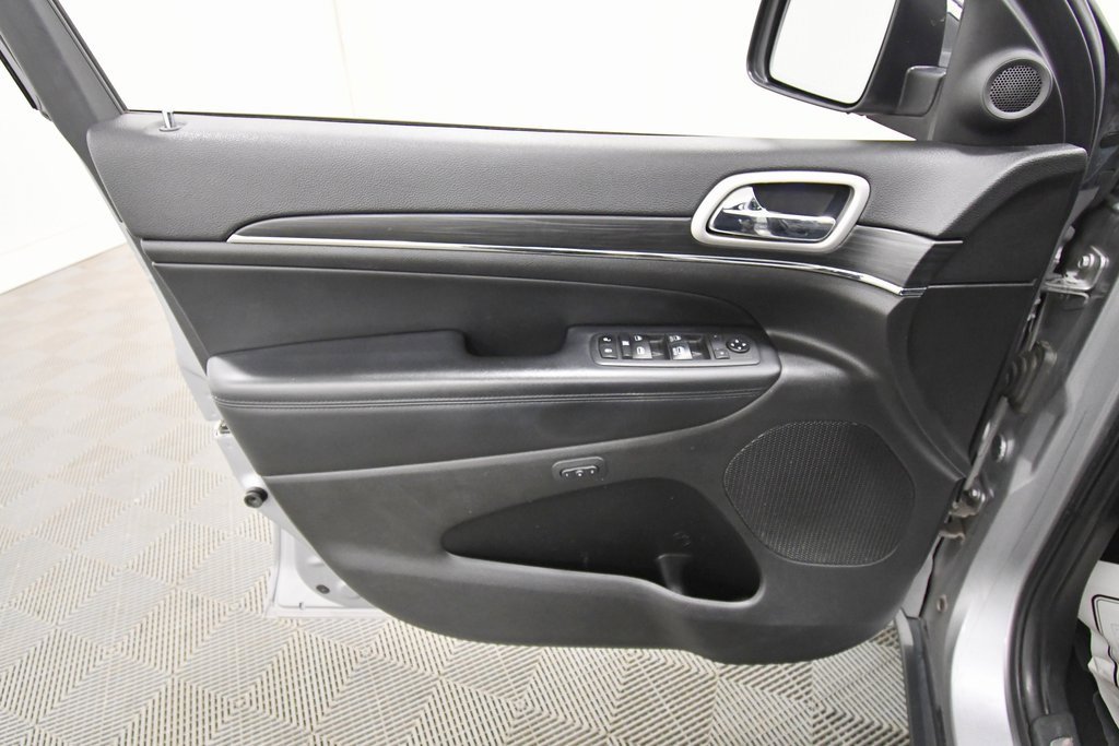 Used 2020 Jeep Grand Cherokee Limited w/ Luxury Group II image 13