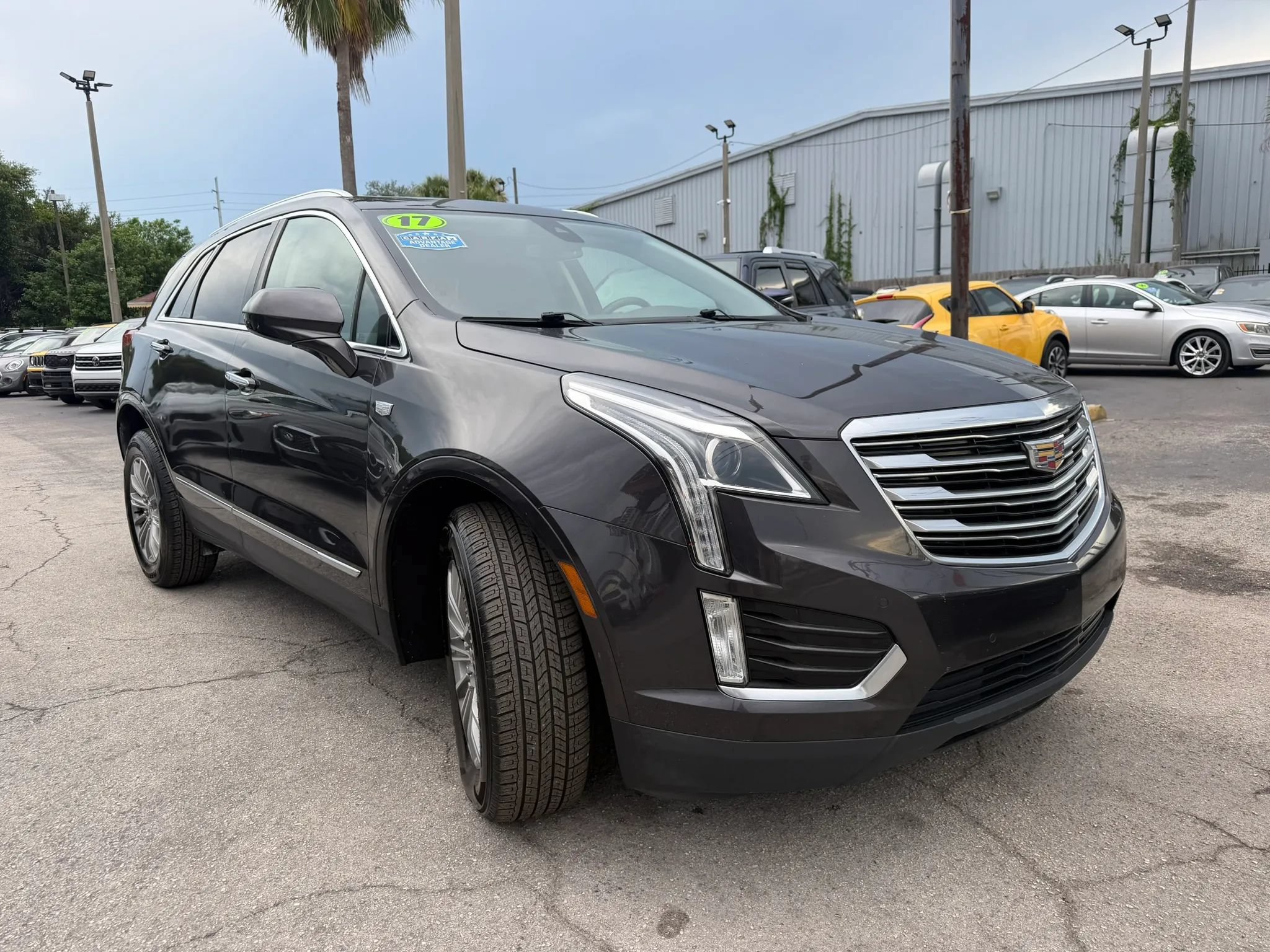 Used 2017 Cadillac XT5 Luxury w/ Driver Awareness Package FWD image 3