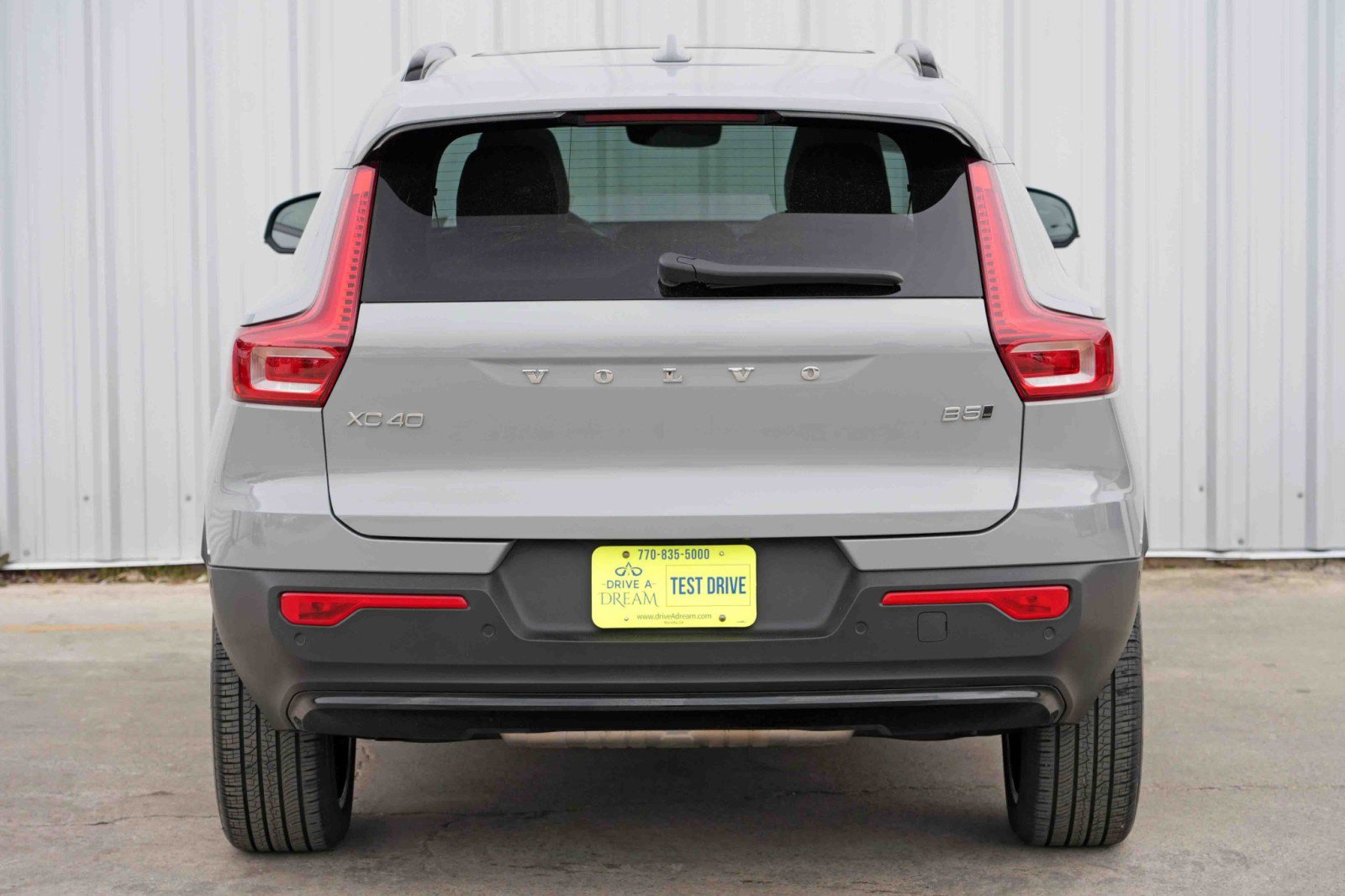 Used 2024 Volvo XC40 B5 Ultimate w/ Protection Package Premier image 54