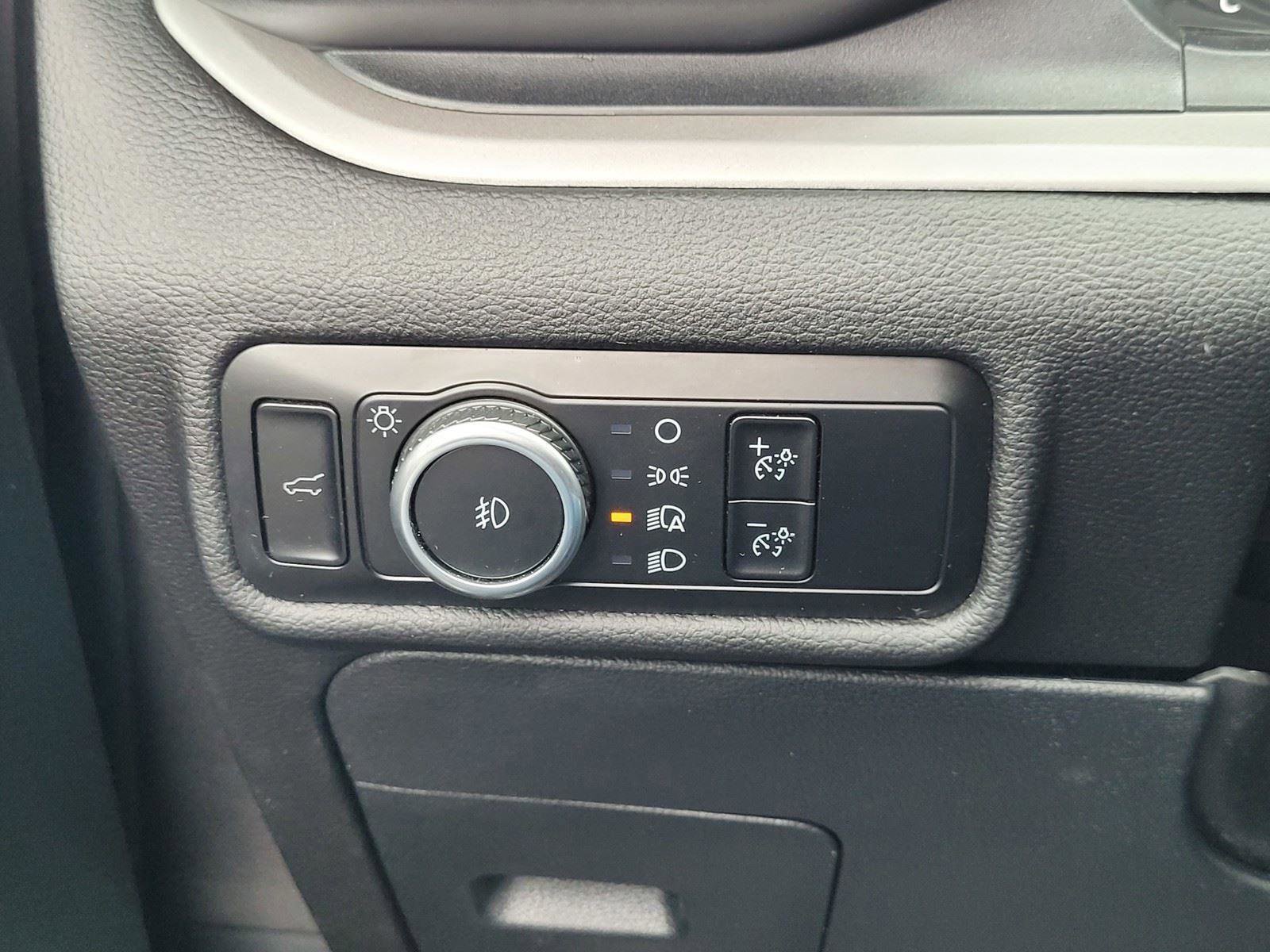 Used 2023 Ford Explorer XLT w/ Equipment Group 202A image 28