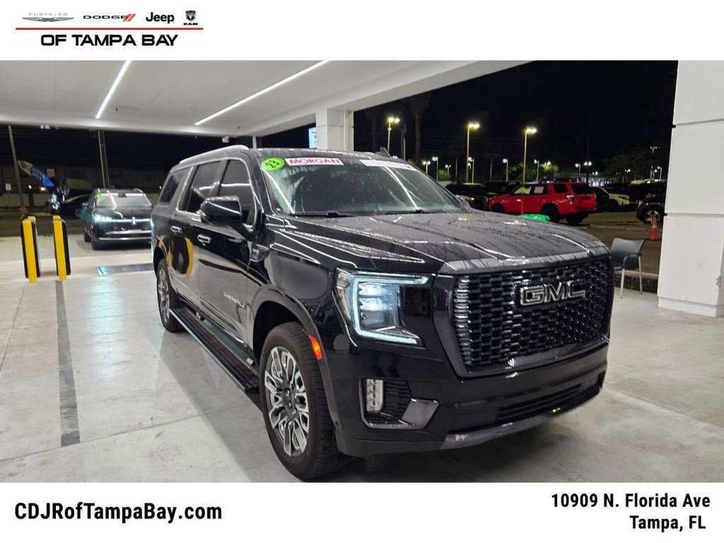Used 2023 GMC Yukon XL Denali Ultimate AWD/4WD image 1