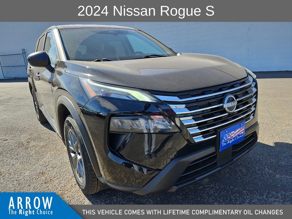 Used 2024 Nissan Rogue S image 2