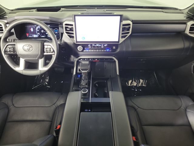 Used 2025 Toyota Sequoia Platinum AWD/4WD image 17