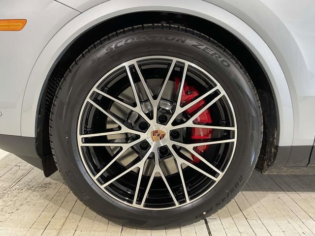 New 2026 Porsche Cayenne S AWD/4WD image 13