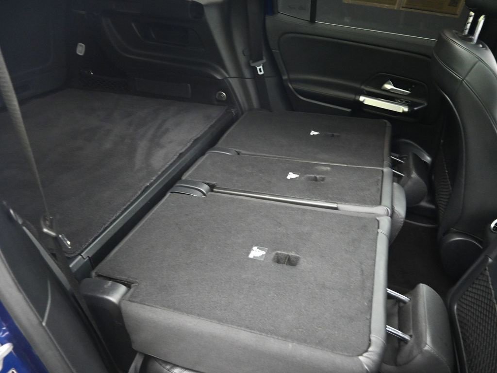 Used 2021 Mercedes-Benz GLB 250 w/ Premium Package image 29