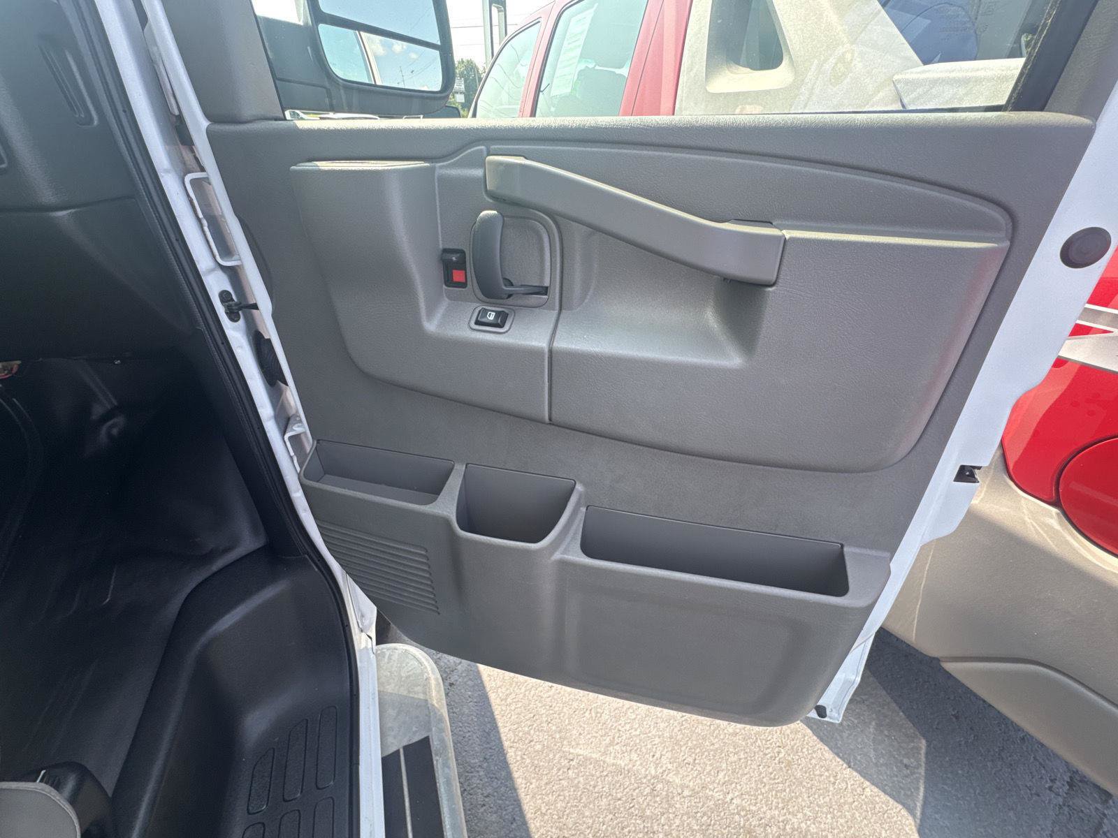 Used 2024 Chevrolet Express 2500 w/ Driver Convenience Package RWD image 16