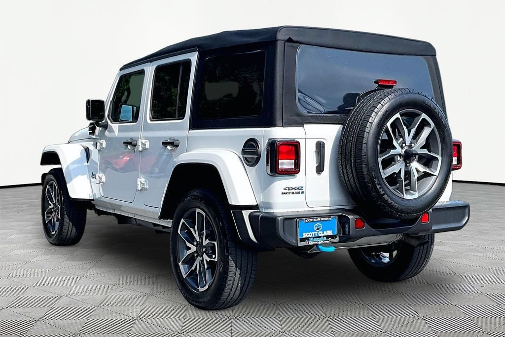 Used 2024 Jeep Wrangler Unlimited AWD/4WD image 5