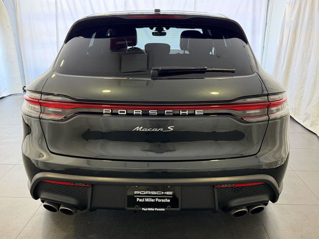 Certified 2022 Porsche Macan S image 8