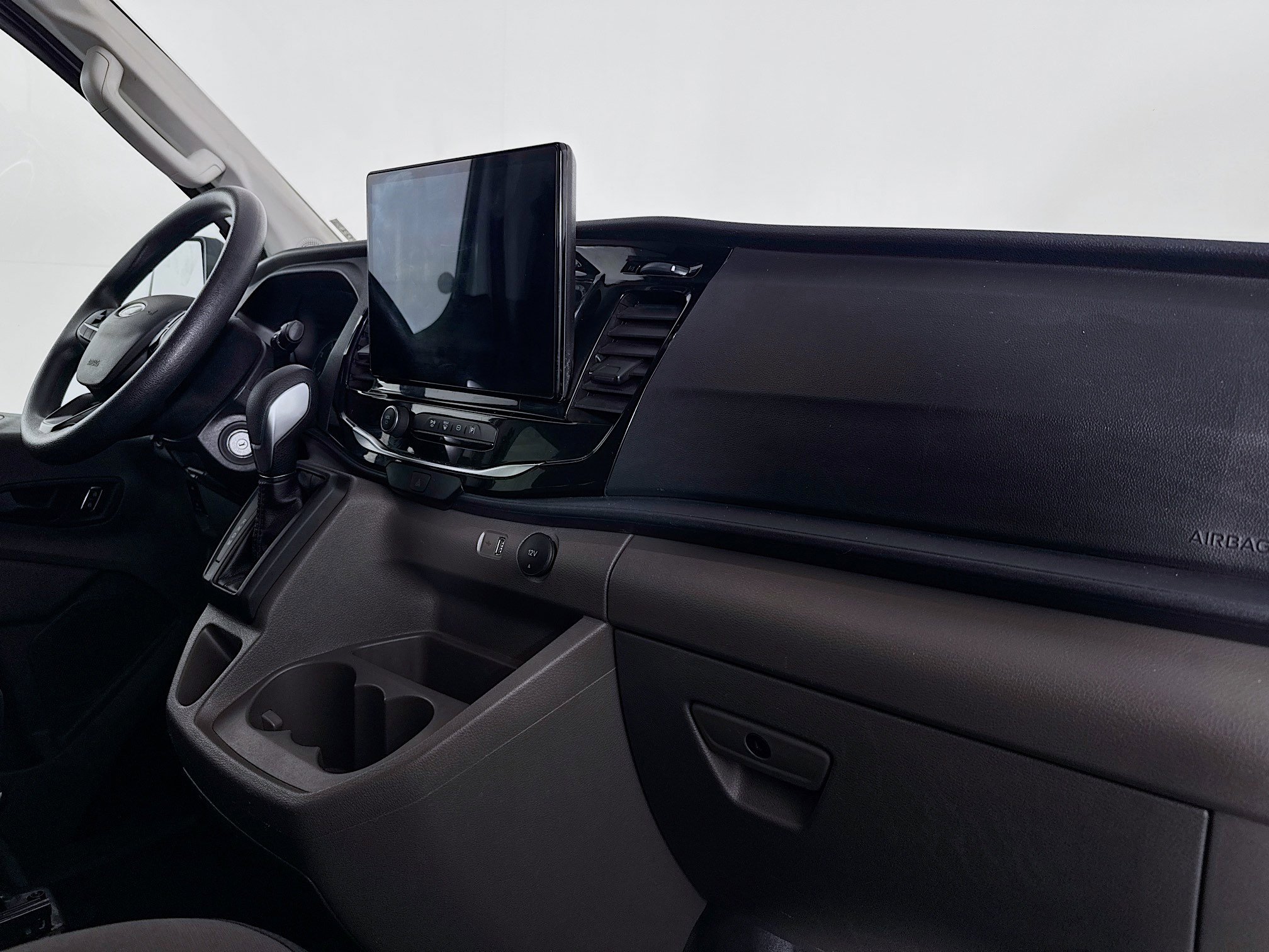 Used 2023 Ford Transit 350 XLT image 25