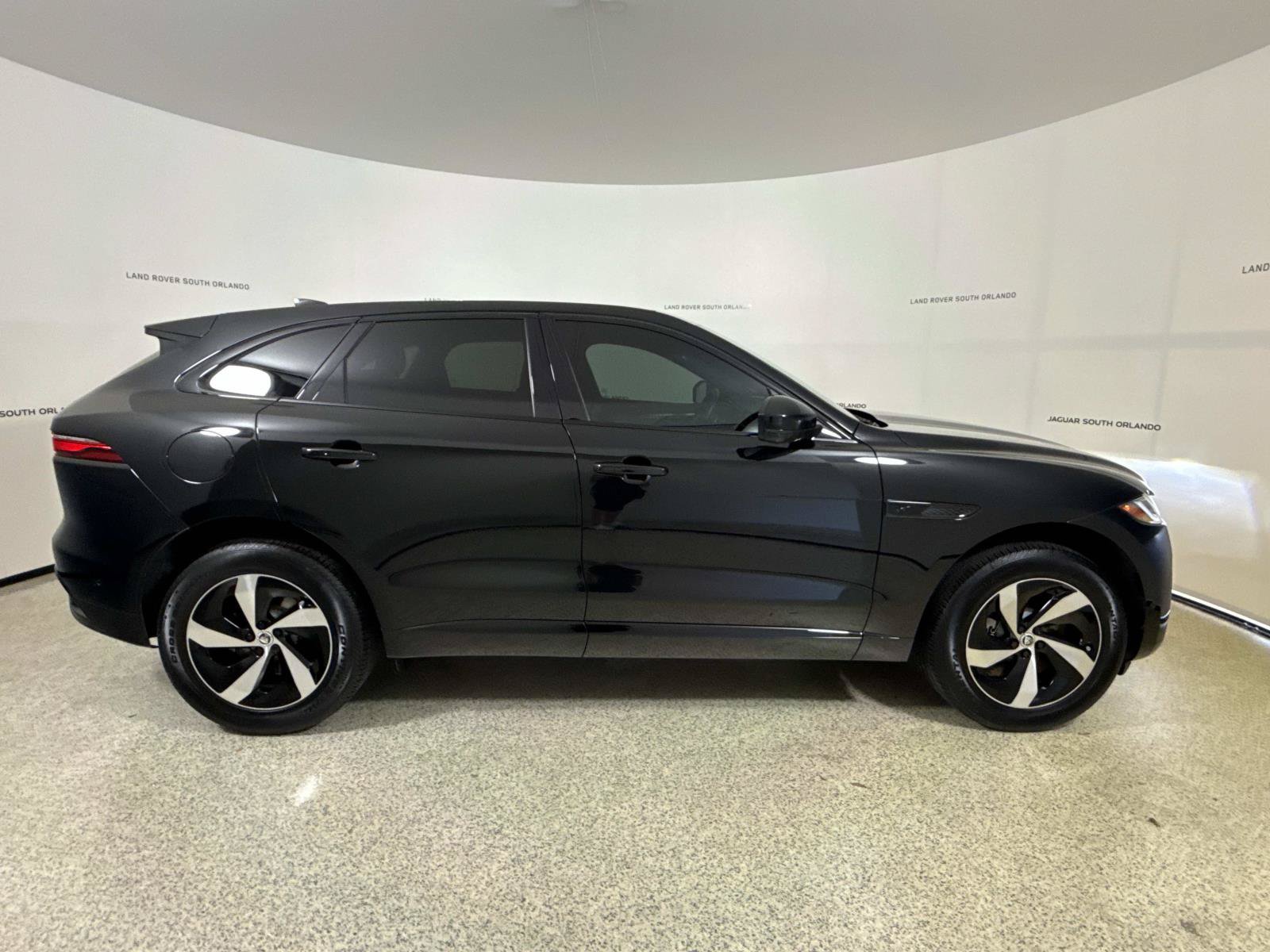 Used 2026 Jaguar F-PACE R-Dynamic S AWD/4WD image 6