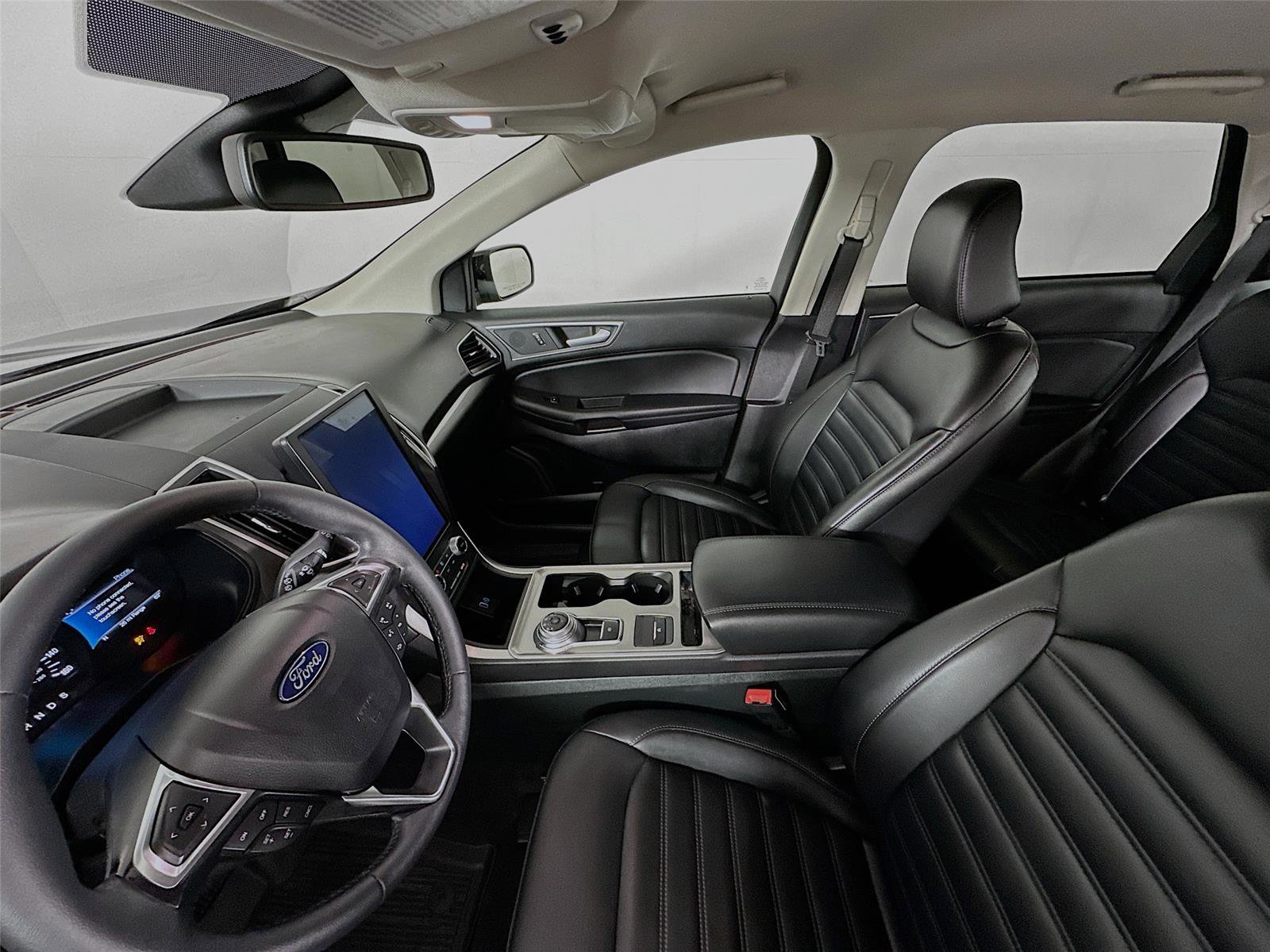 Used 2024 Ford Edge SEL w/ Convenience Package image 5