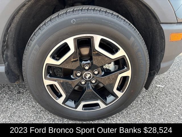 Used 2023 Ford Bronco Sport Outer Banks w/ Tech Package AWD/4WD image 9