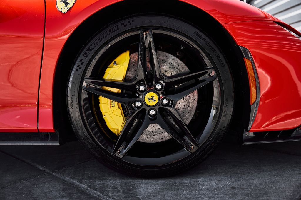 Used 2025 Ferrari SF90 Spider image 33