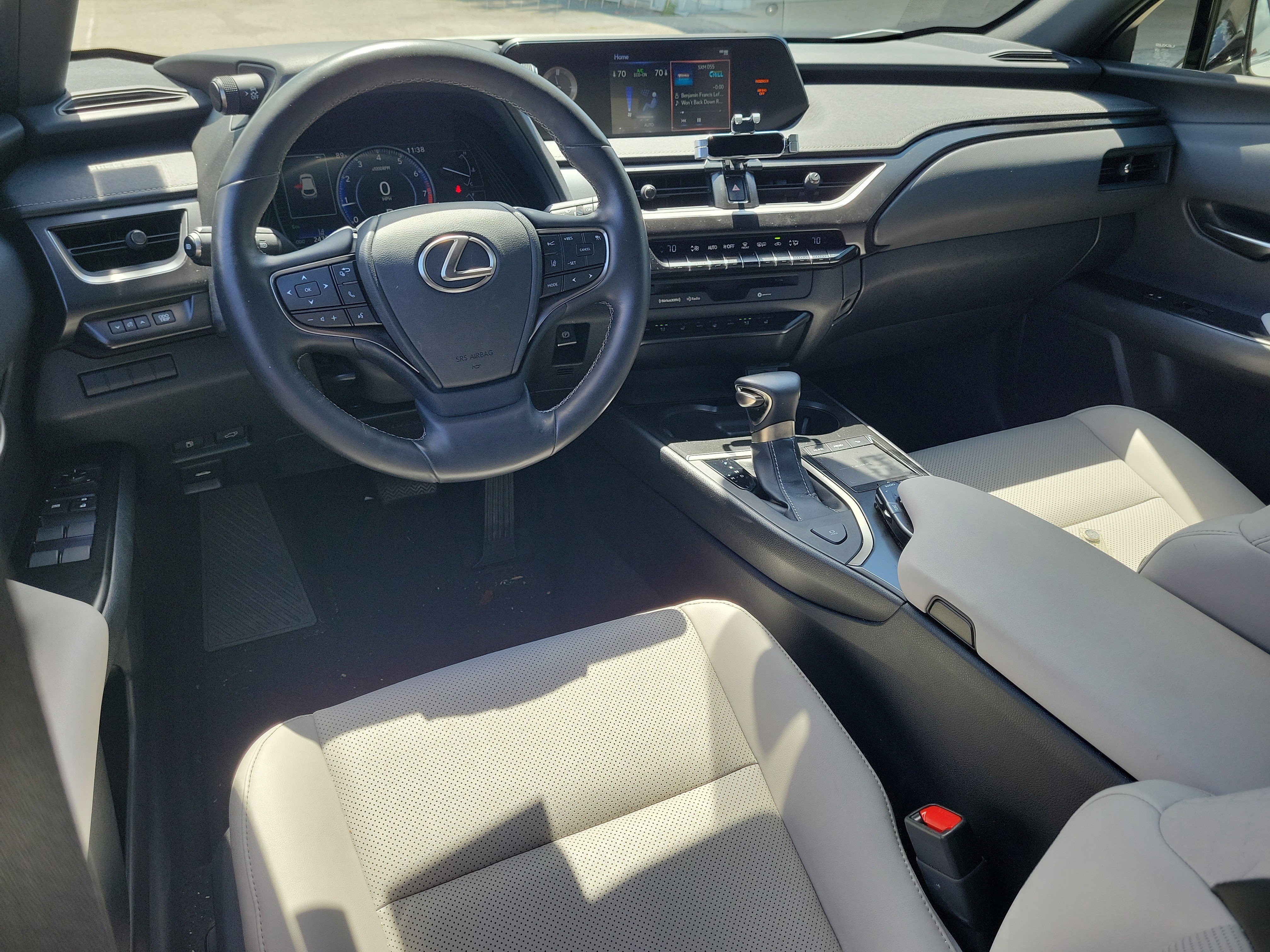 Used 2020 Lexus UX 200 w/ Premium Package FWD image 16