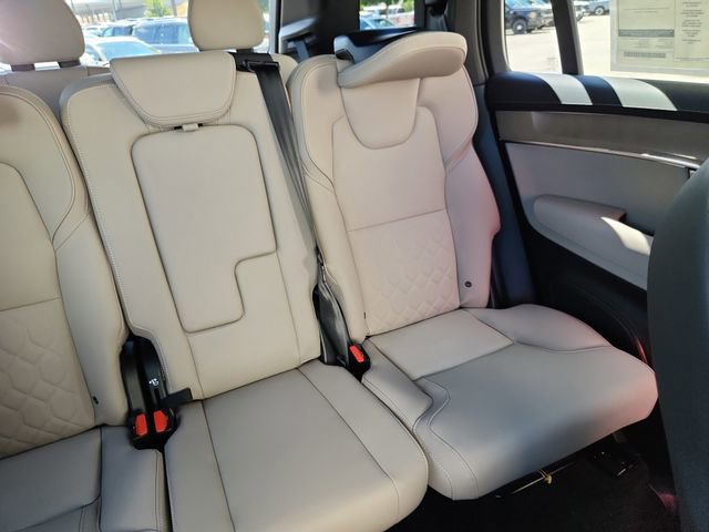 New 2026 Volvo XC90 B6 Core w/ Protection Package image 15