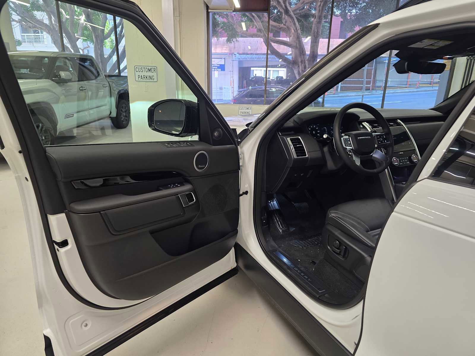 New 2026 Land Rover Discovery S AWD/4WD image 20