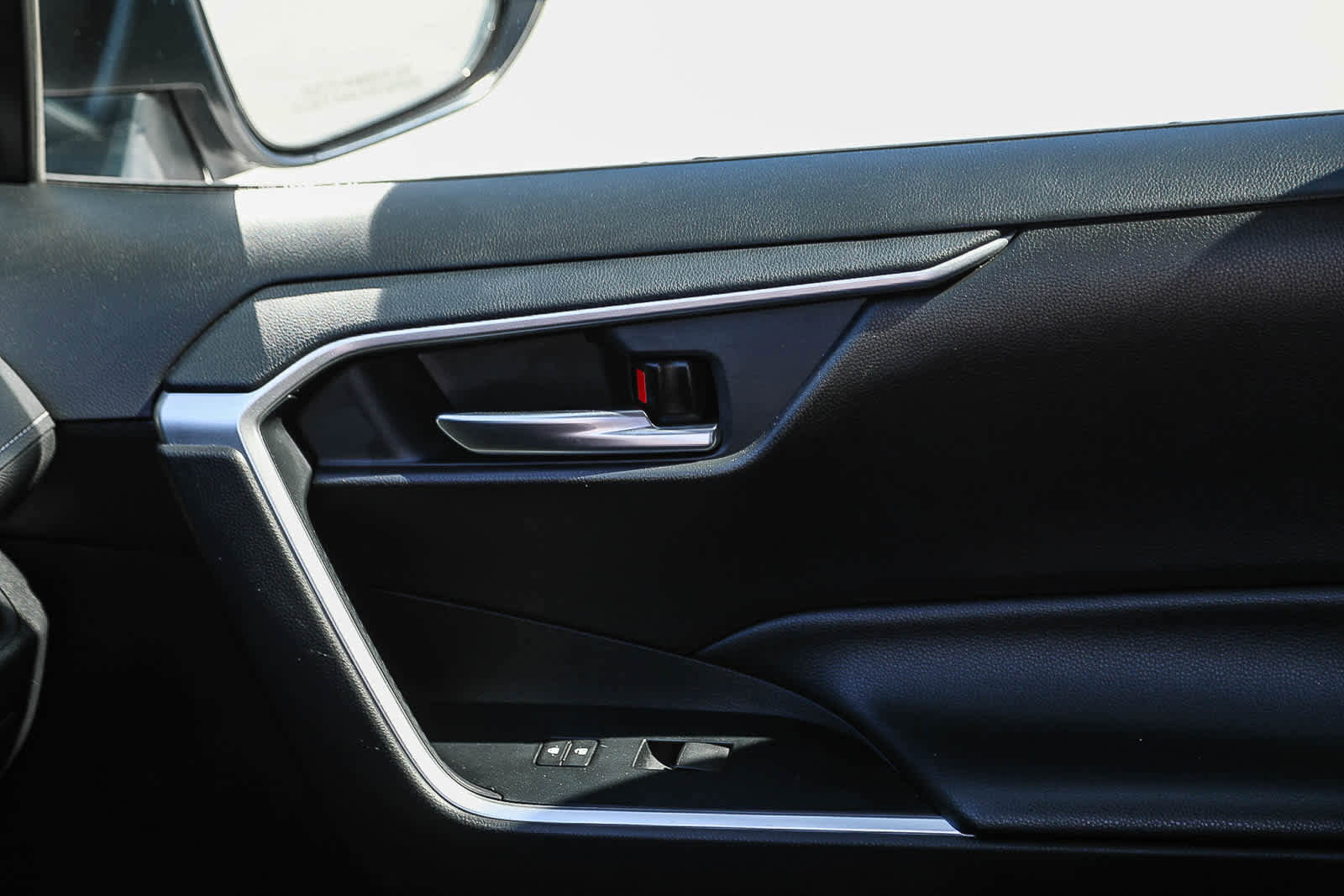 Certified 2020 Toyota RAV4 XLE w/ Carpet Mat Package image 22