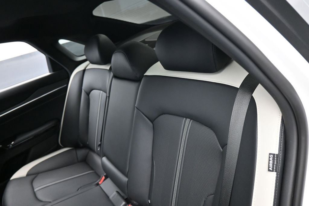 Used 2025 Kia K5 GT-Line w/ GT-Line Premium Package FWD image 36