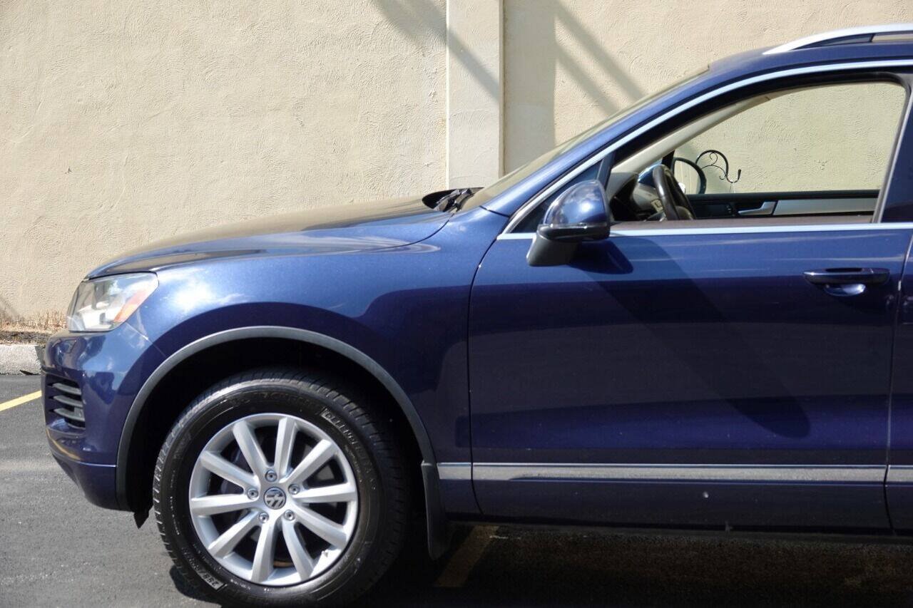 Used 2012 Volkswagen Touareg Sport AWD/4WD image 91