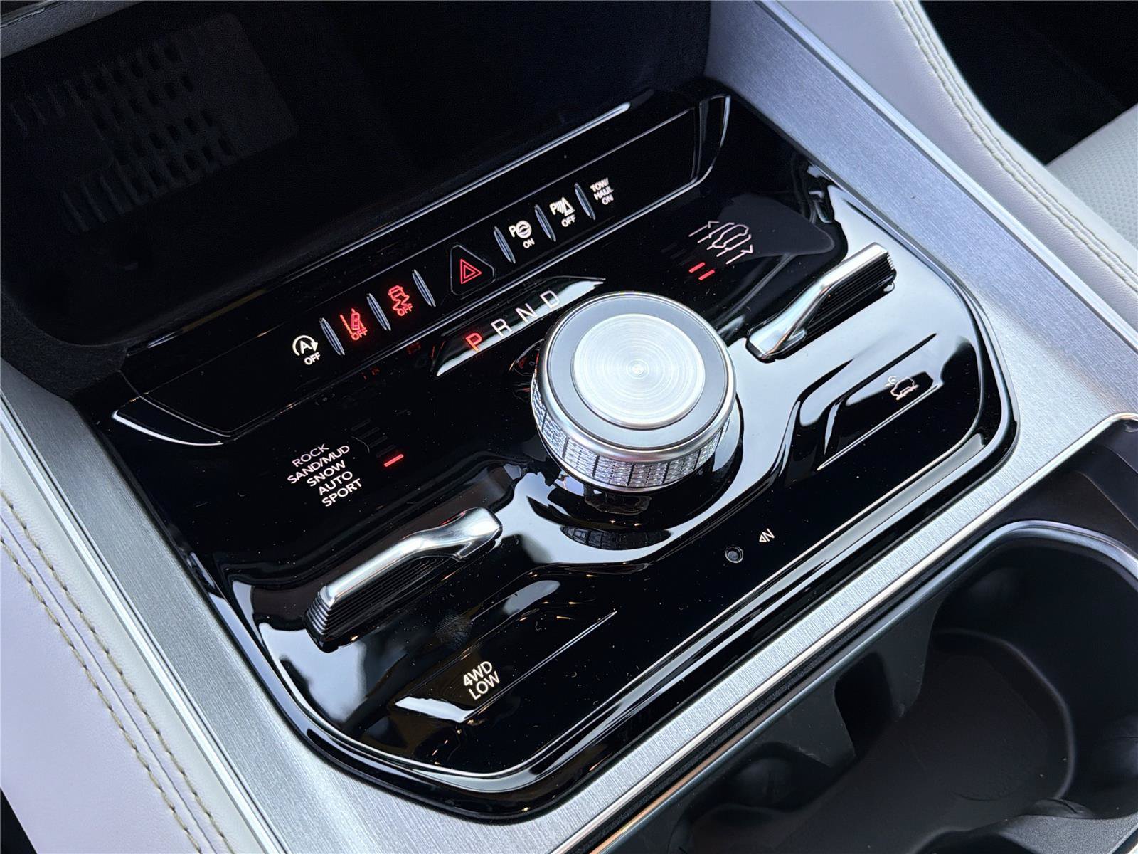 New 2026 Jeep Grand Wagoneer L Limited AWD/4WD image 34