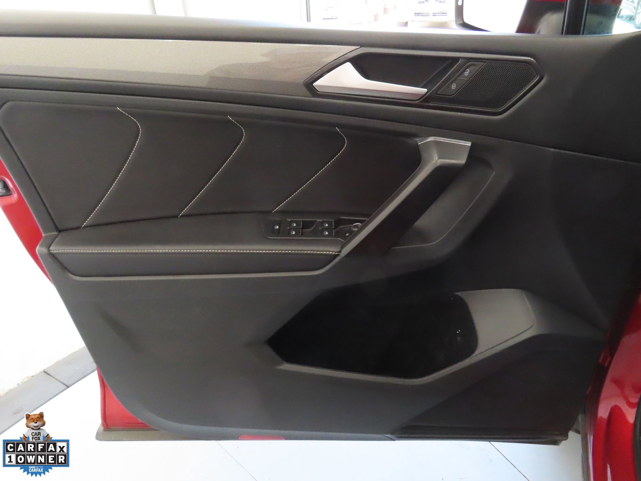 Used 2022 Volkswagen Tiguan SE FWD image 9