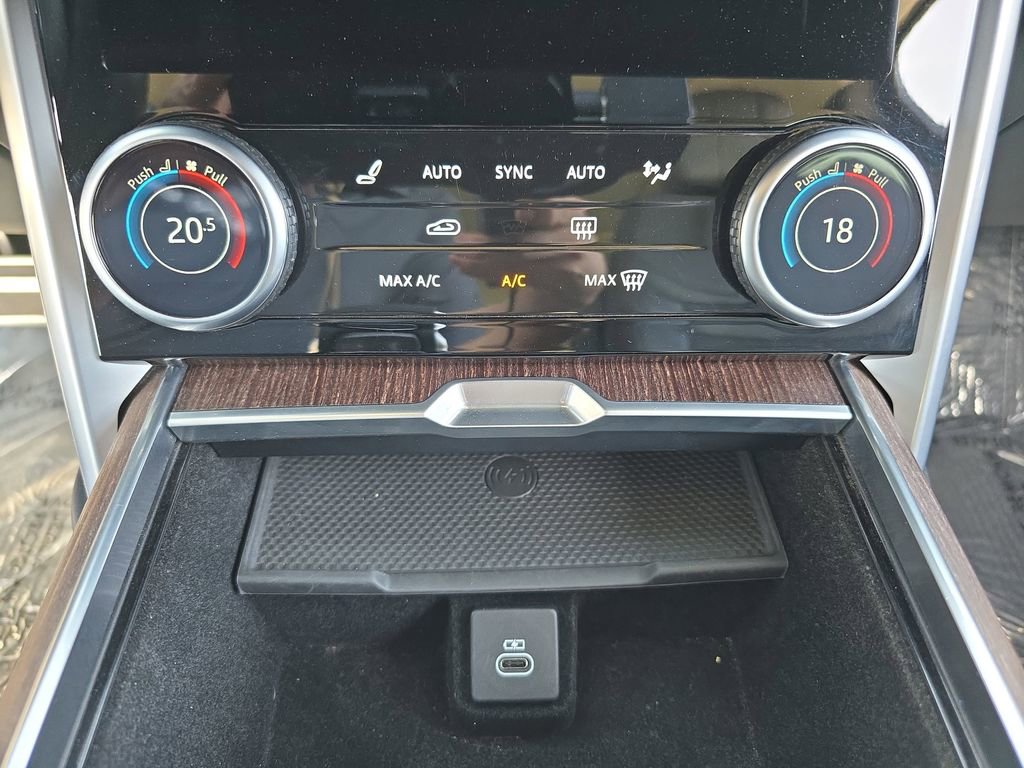 Used 2023 Land Rover Range Rover SE image 25